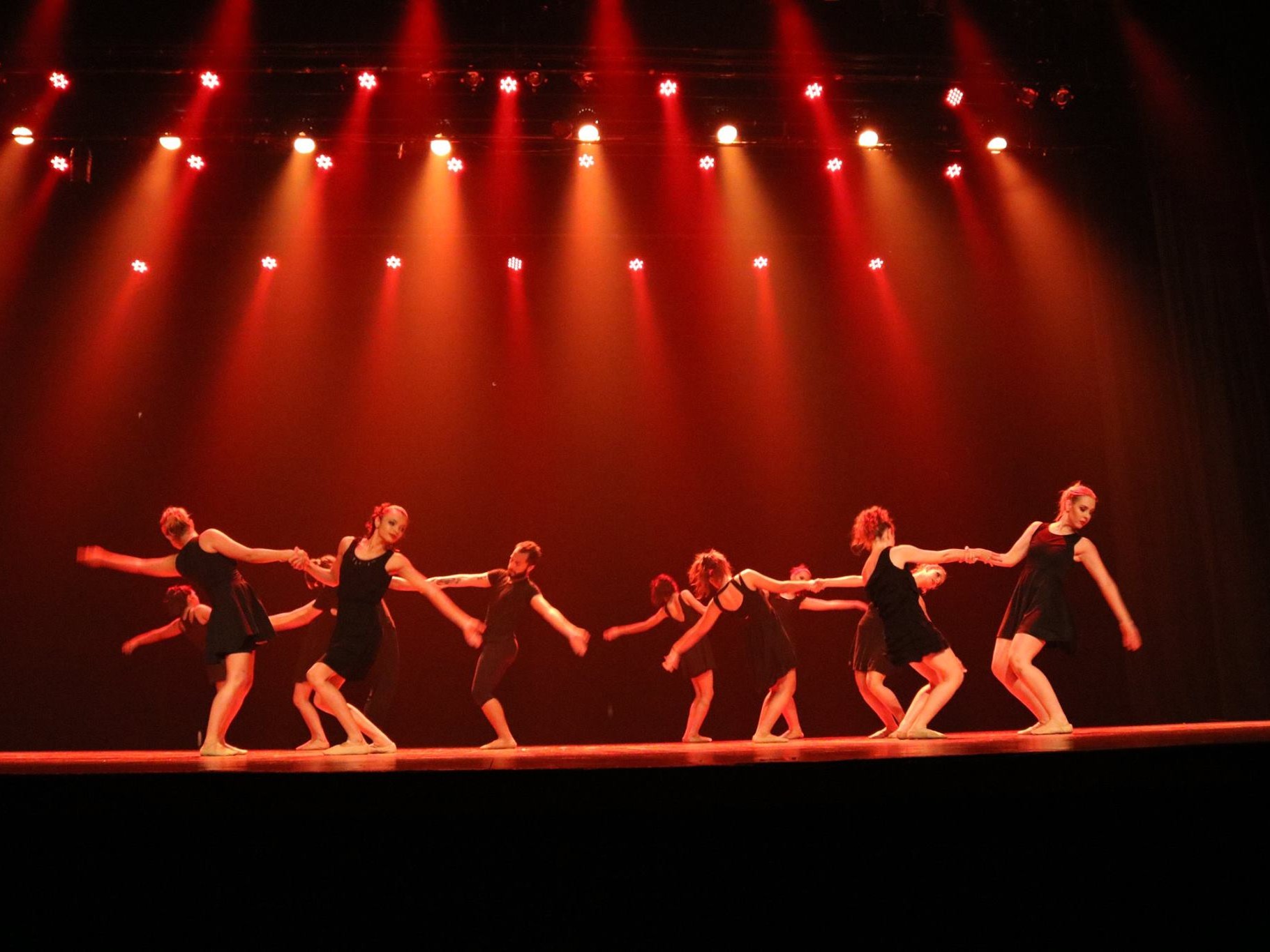 Escola de Dança da UFMS - Dança Contemporânea