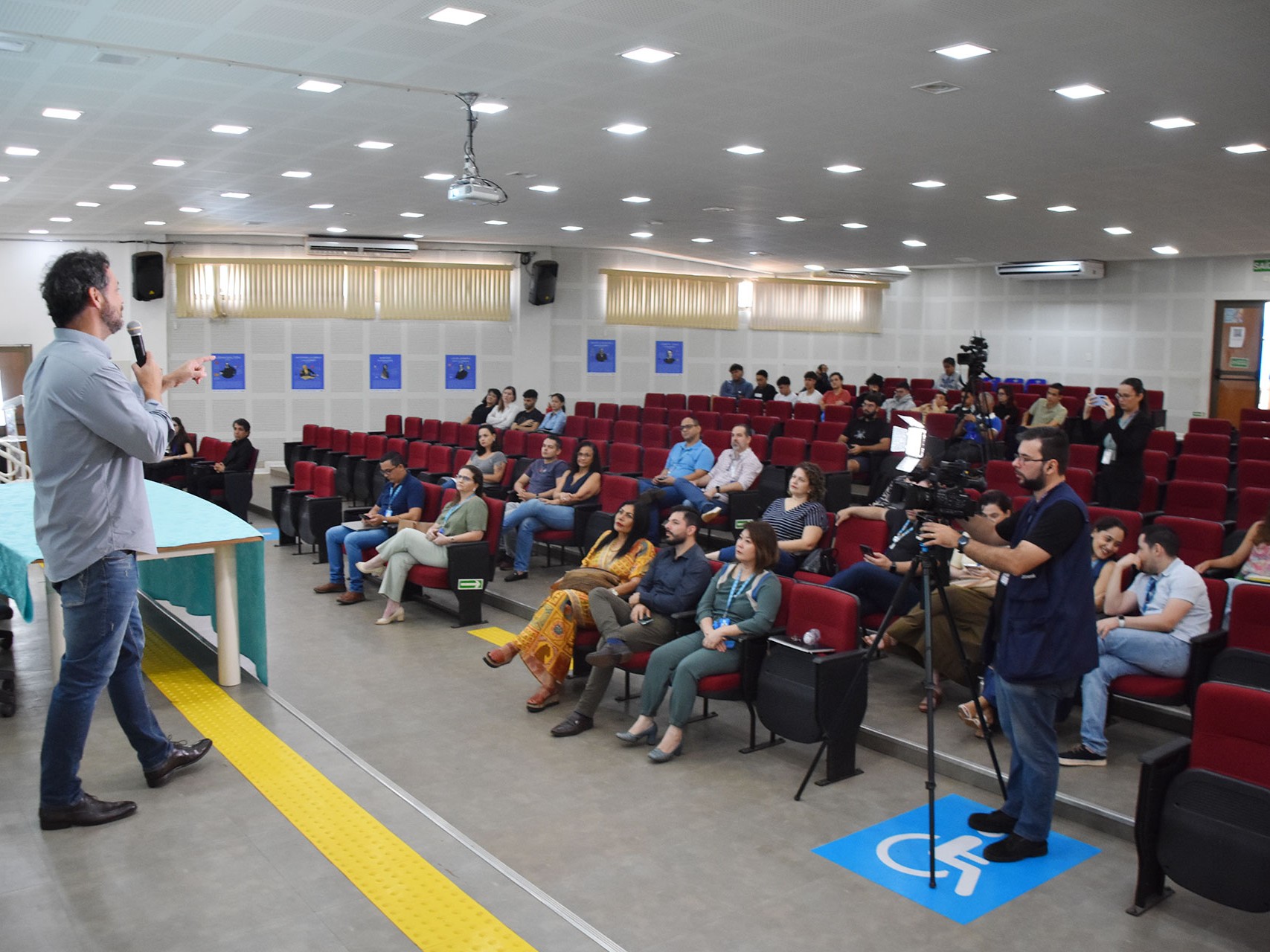 Cinema e música: Proposta para um “ouvir” além do ver